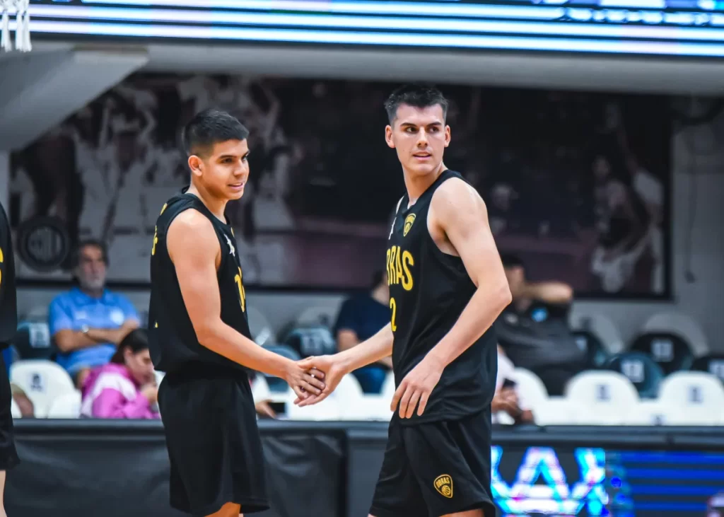 Felipe Inyaco jugando por Obras Basket en la Liga Sudamericana de Baloncesto (LSB) 2024