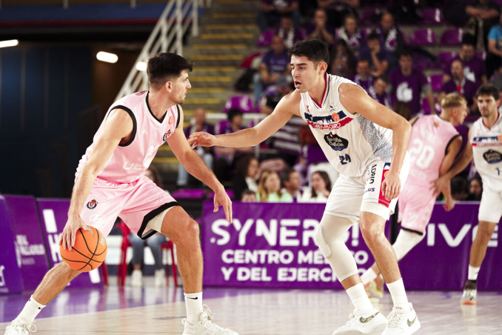 Ignacio Varela en la Primea FEB de España junto al Monbus Obradoiro