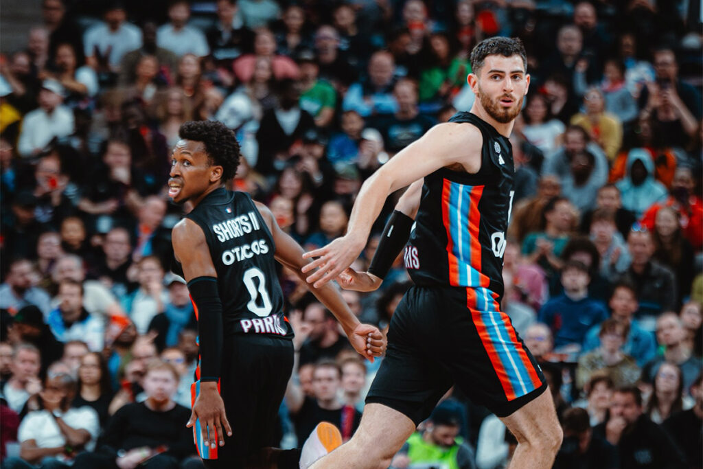 Sebastián Herrera del Paris Basketball jugando en la Euroliga.
