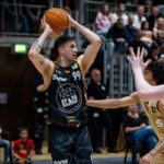 Aitor Pickett y Kirchheim Knights cierran temporada sin playoffs en Alemania
